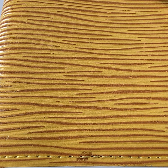 Louis Vuitton Yellow Epi Agenda PM Planner - Picture 7 of 12